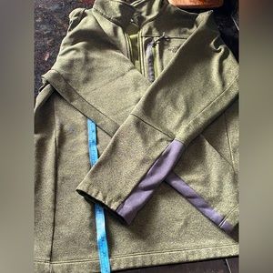 Men’s The North Face Olive 🫒green pullover- warm& comfortable Sz: Large/Grande
